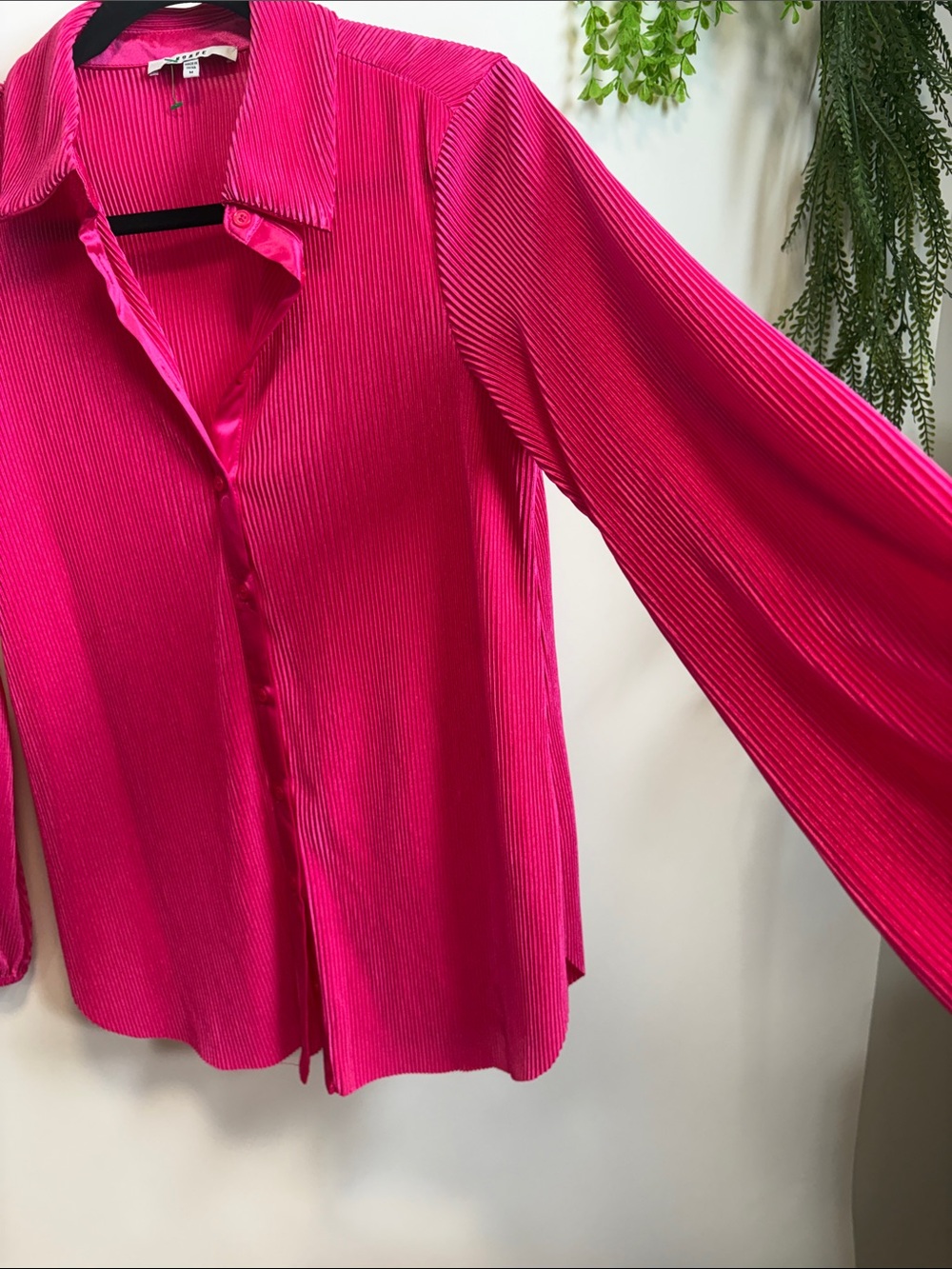 Women's Fuchsia Button-Down Blouse with Textured Rib - Picture 7 of 10